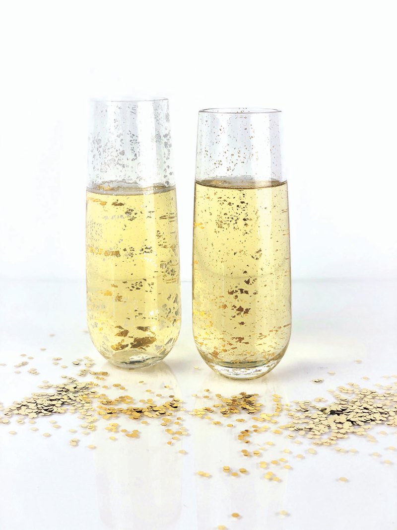 champagne-flutes