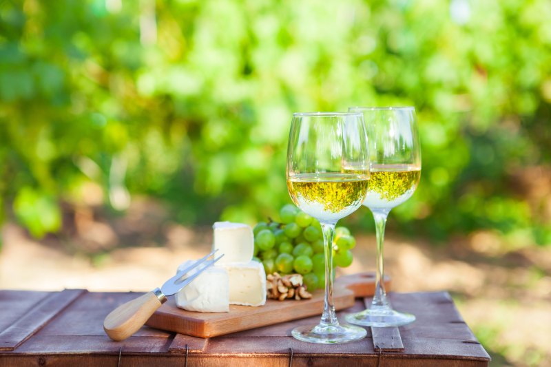 date at the vineyard
