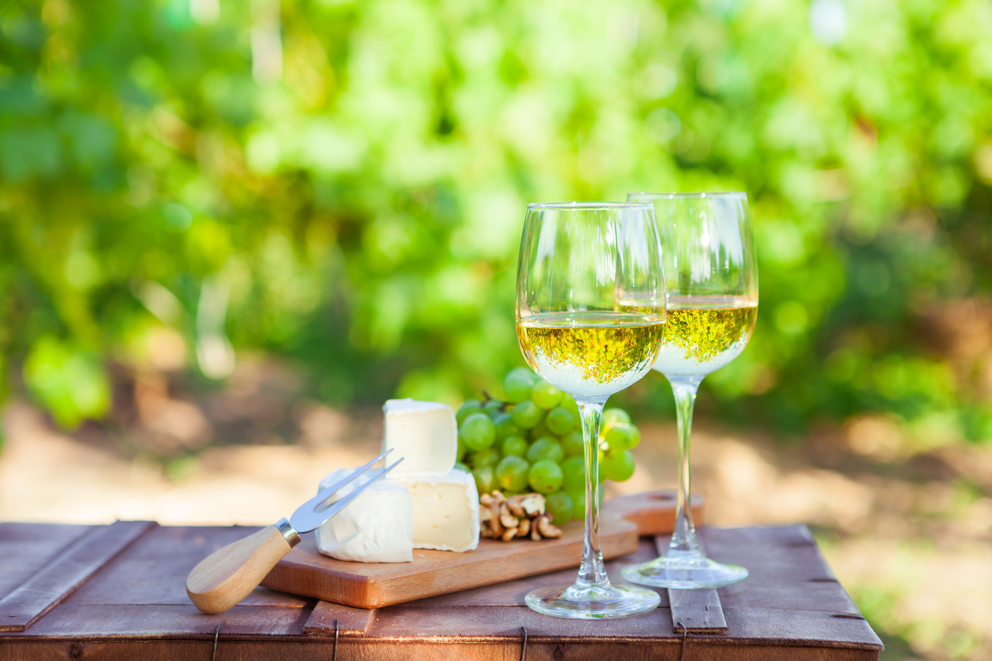 date at the vineyard