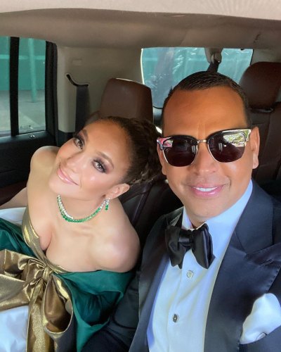 Jennifer Lopez and Alex Rodriguez Snap a Selfie at the 2020 Golden Globes
