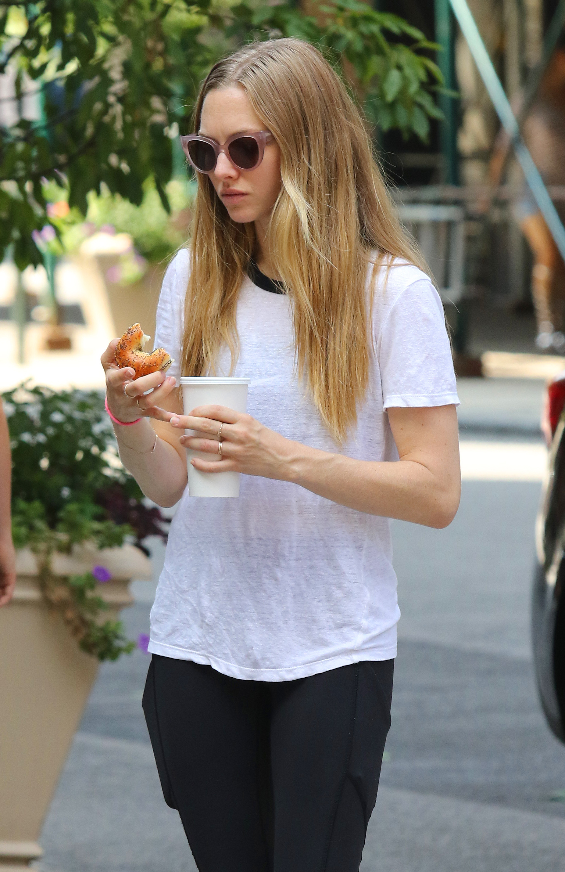 Amanda Seyfried Bagel