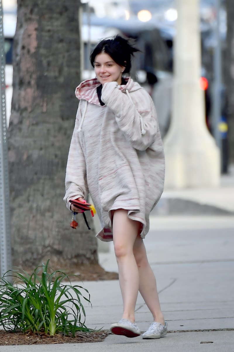 Ariel Winter Wears Over-Sized Sweater