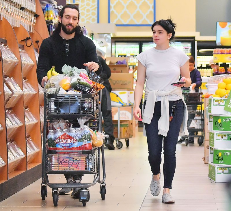 Ariel Winter Goes Braless While Grocery Shopping in Studio City
