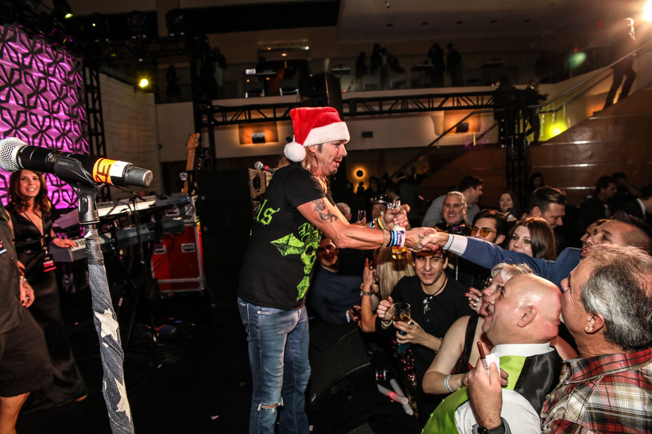 Brett Michaels Hand shakes Crowd
