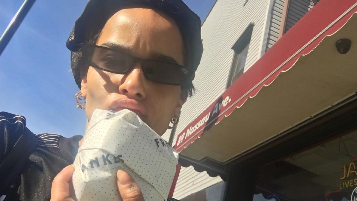 Zoe Kravitz Eating a Bagel