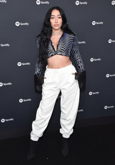 Noah Cyrus and Machine Gun Kelly Dating