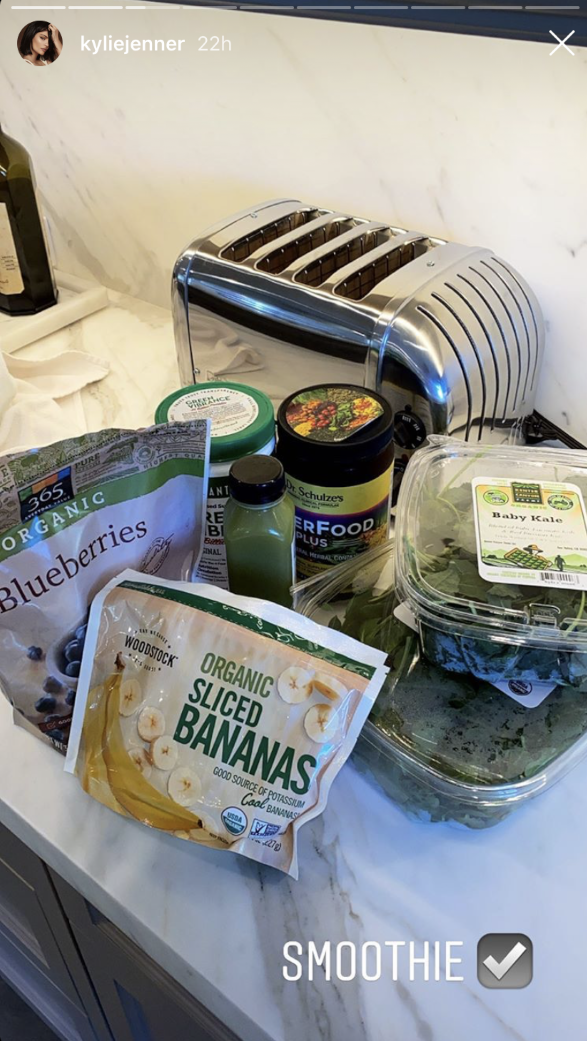 What Kylie Jenner Eats Green Smoothie