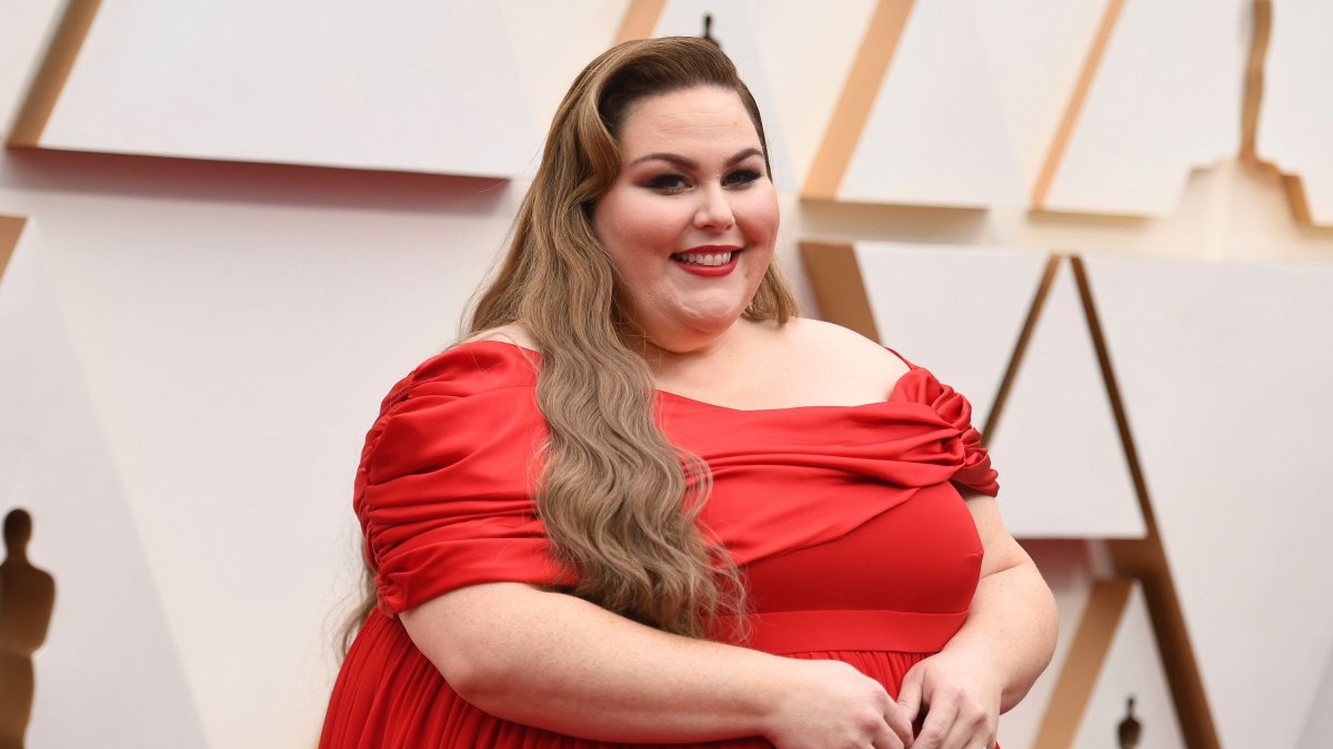 Chrissy Metz Looks Red Hot on the 2020 Oscars Red Carpet