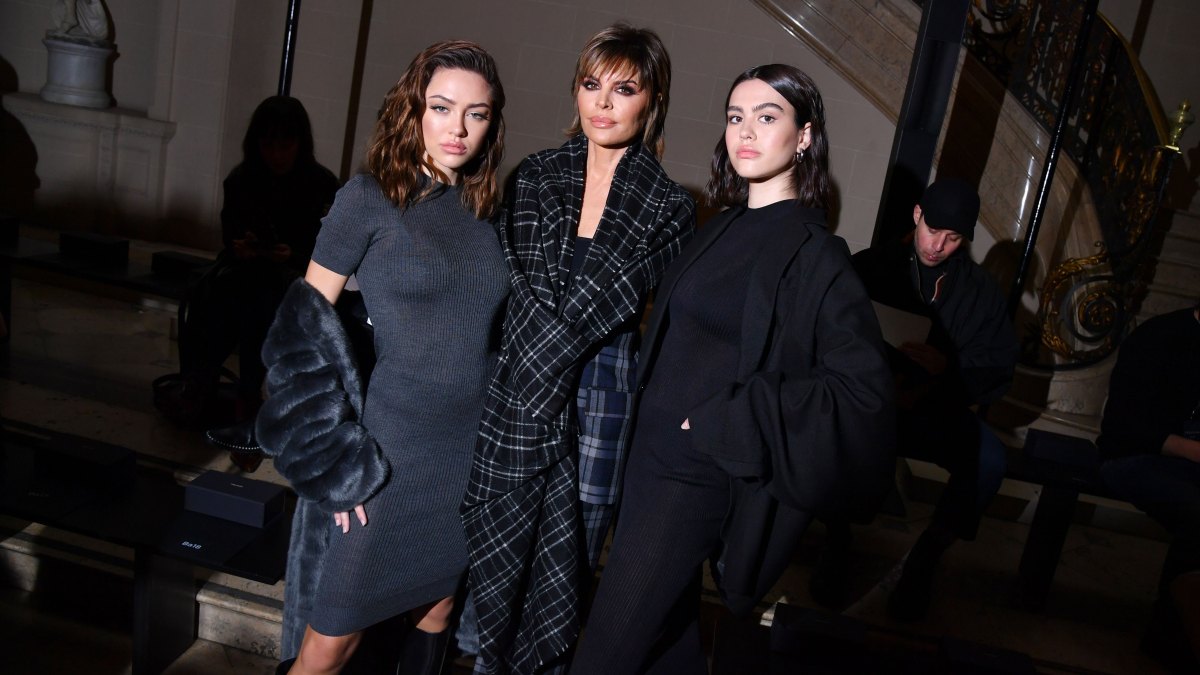 Lisa Rinna With Her Daughters Amelia and Delilah