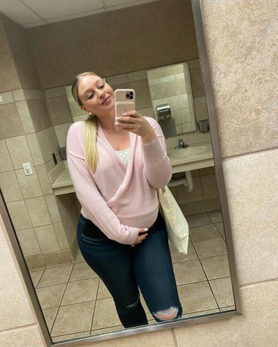 Iskra Lawrence shows Off Baby Bump