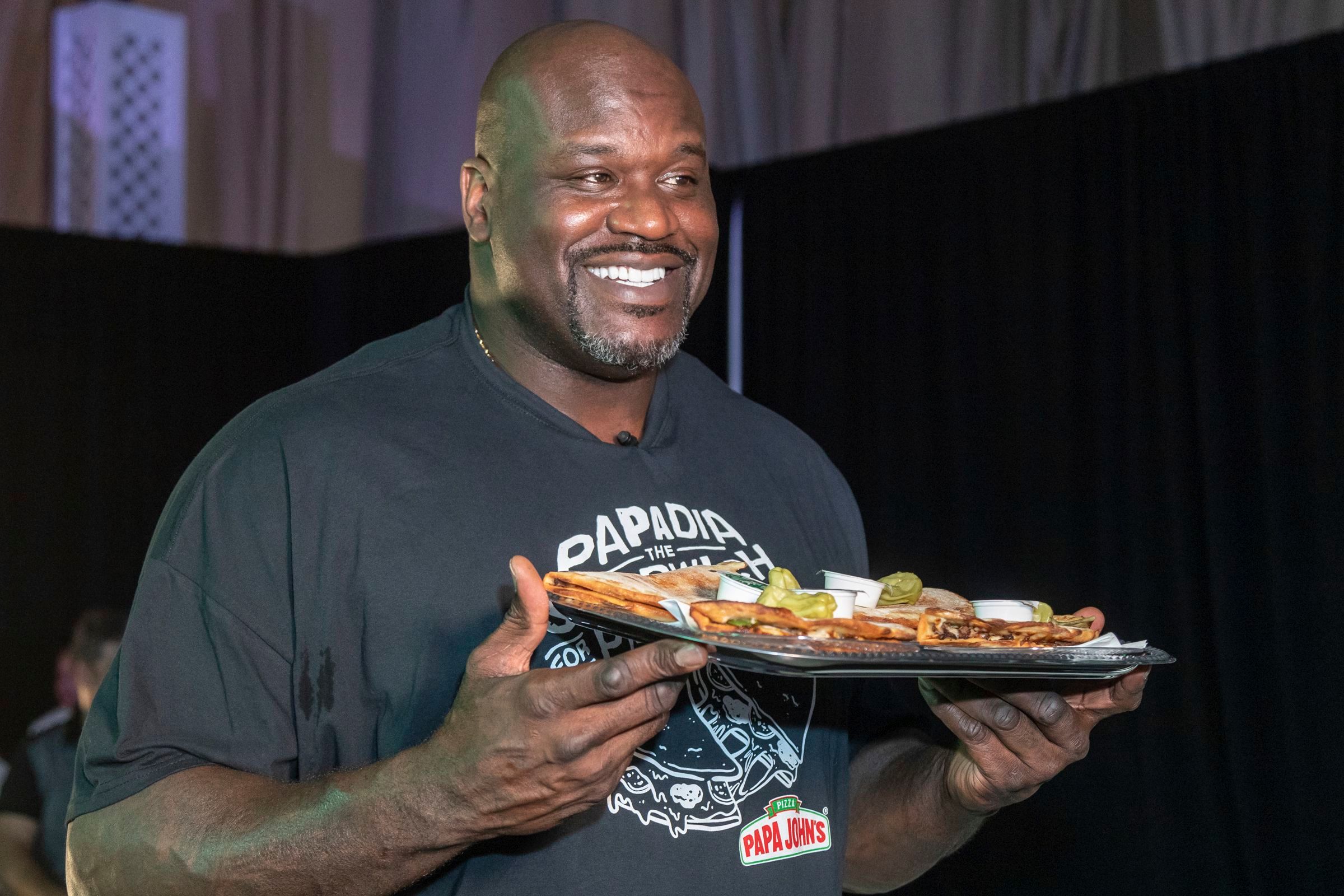 Shaq Eating Pizza in Miami