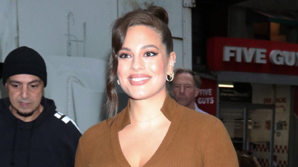 Ashley Graham Pumping