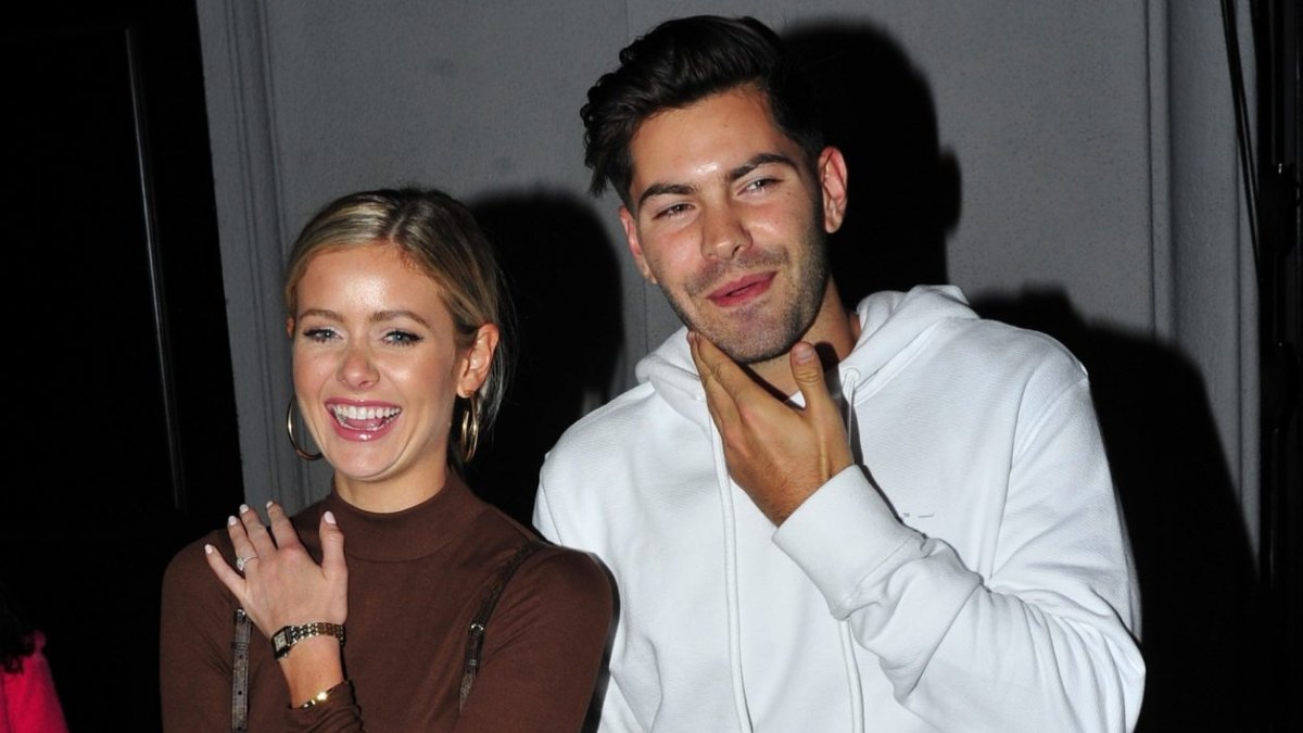 Hannah Godwin and Dylan Barbour Have Dinner at Craig's With Family