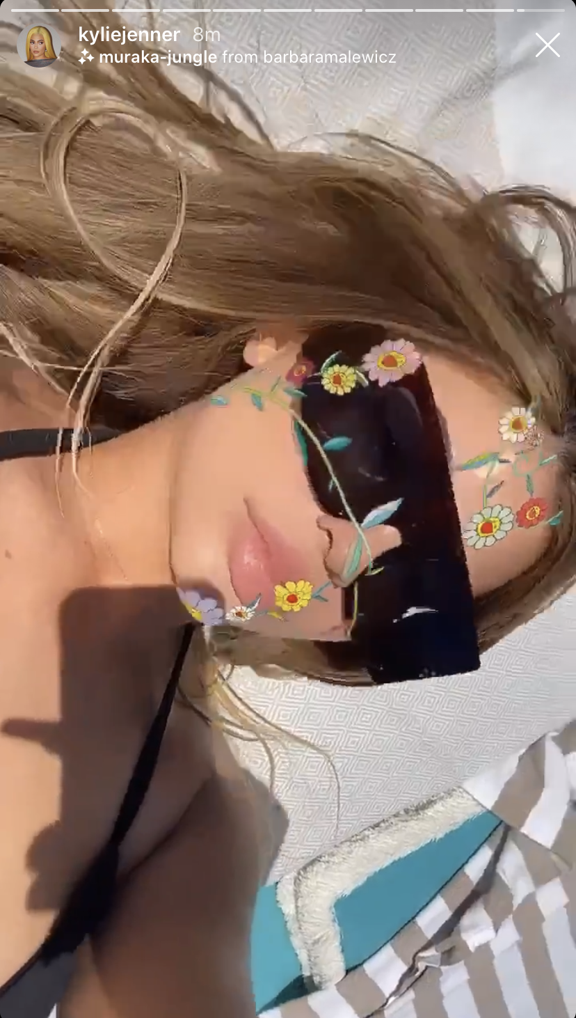 kylie-jenner-tropical-vacation-with-friends
