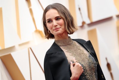 Natalie Portman Outfit 2020 Oscars
