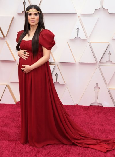pregnant america ferrera flaunts baby bump on oscars red carpet