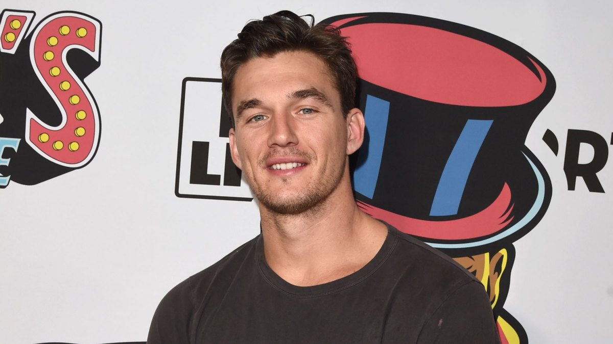 Tyler Cameron Responds to Troll Who Calls Him an Outfit Repeater