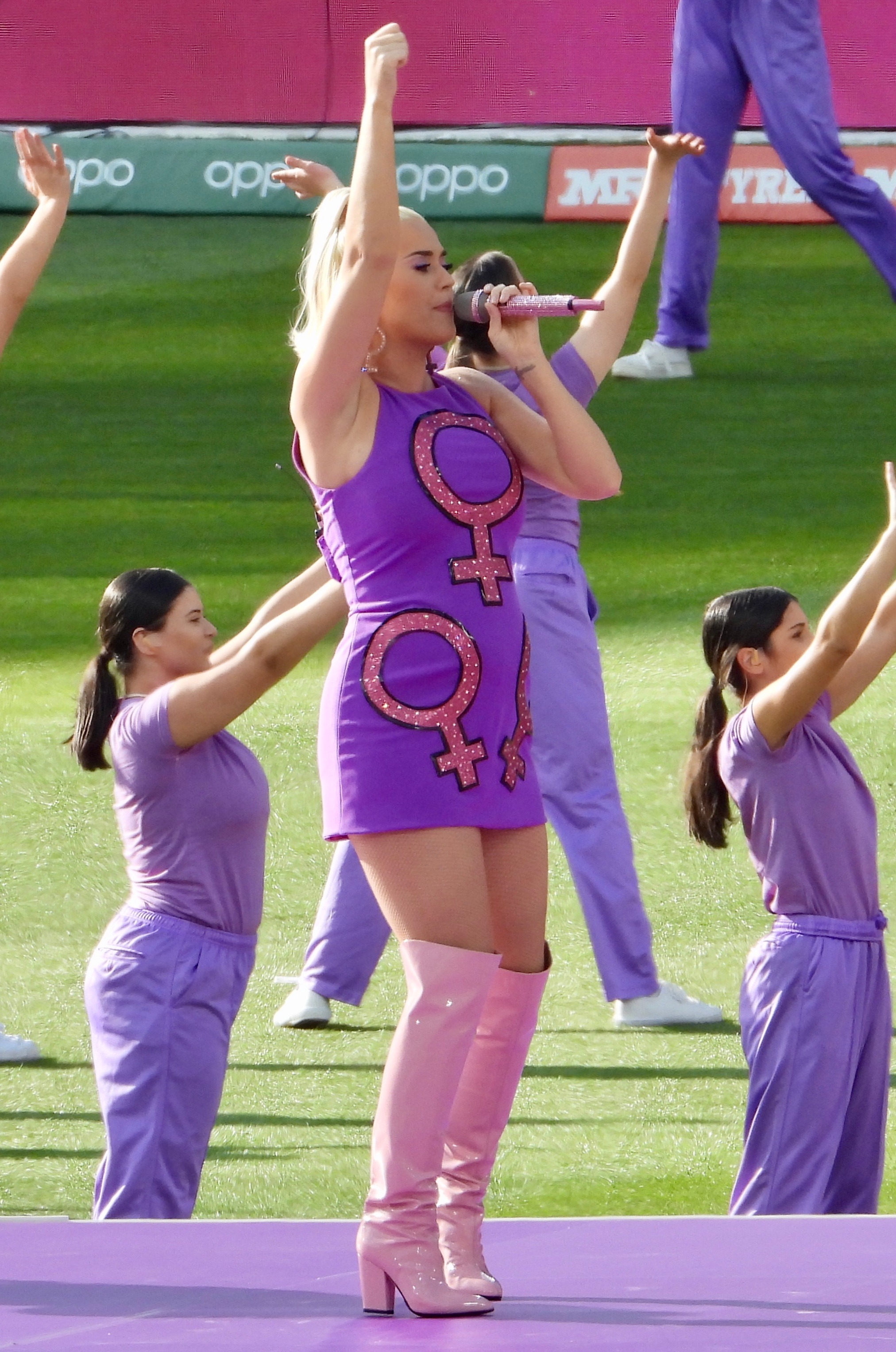 katy-perry-baby-bump-purple-dress-womens-cricket-final