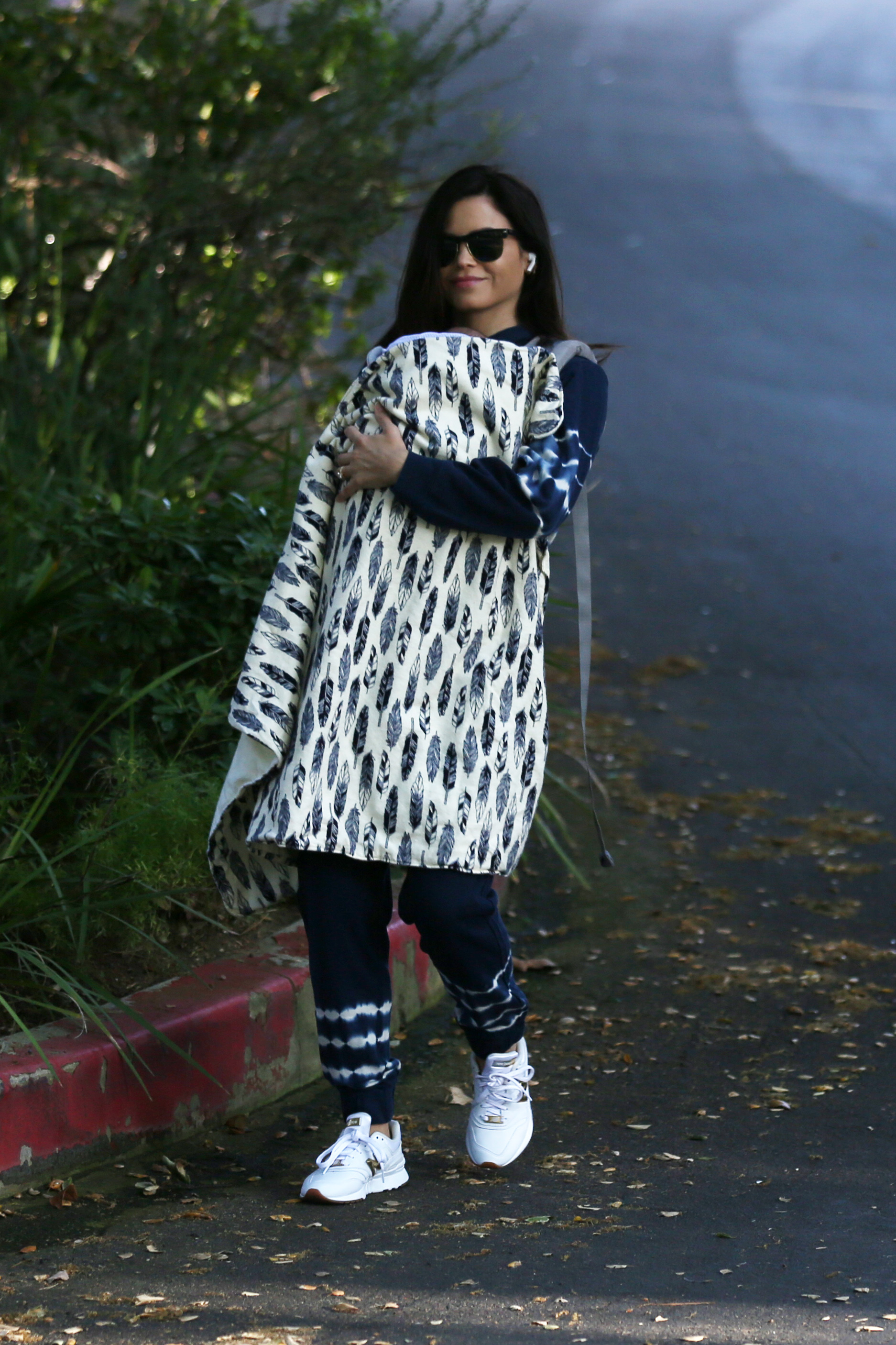 jenna-dewan-takes-baby-callum-for-walk-social-distancing