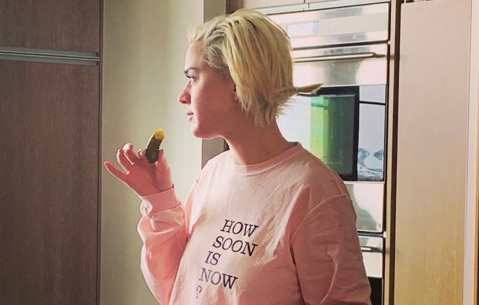 Pregnant Katy Perry Eats Pickles in Pink Sweatshirt
