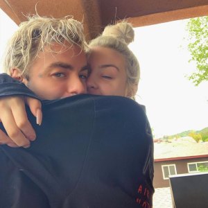 mod-sun-tana-mongeau-pda-dating