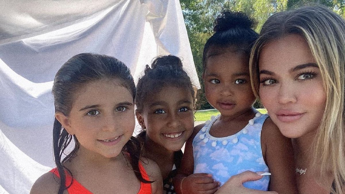 Khloe Kardashian With True, Penelope and North