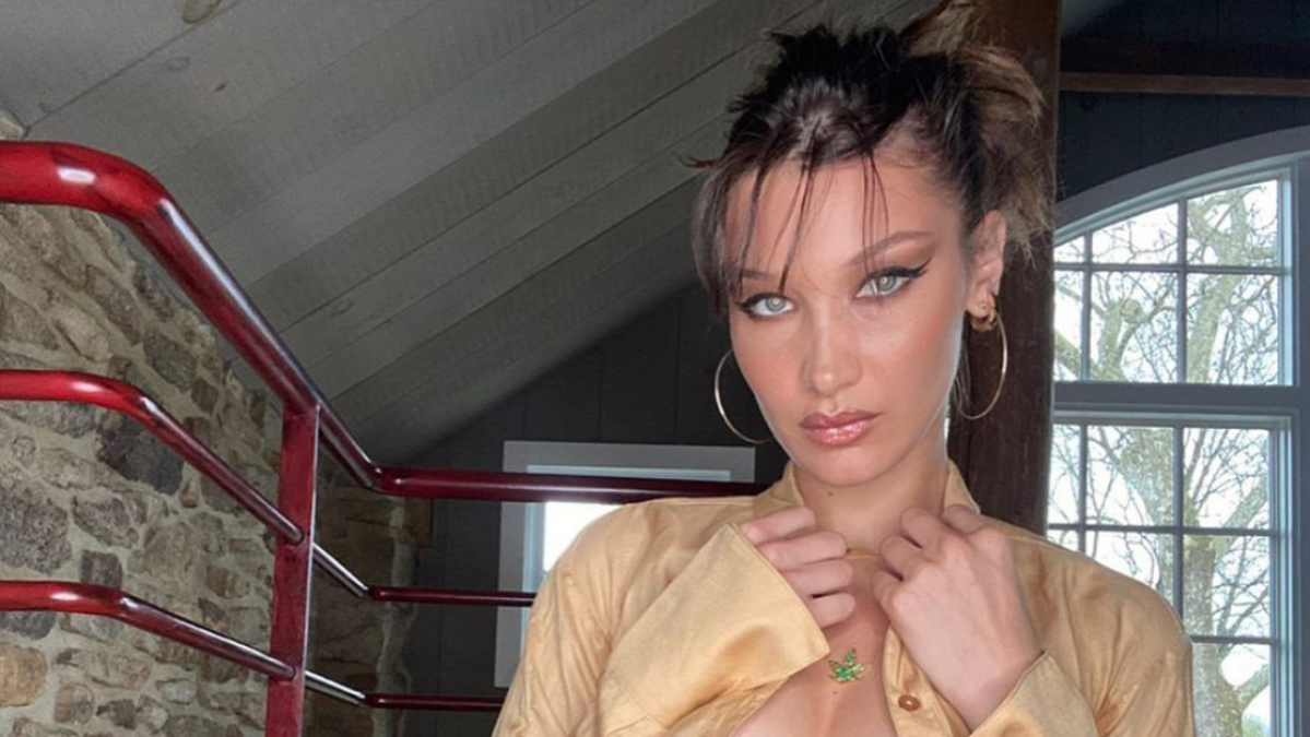 bella-hadid-cleavage-full-glam-gigi-pregnant