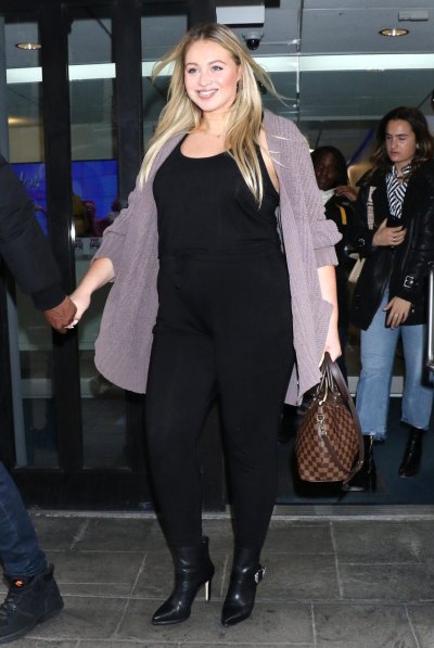 iskra-lawrence-breast-milk