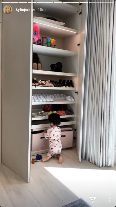 kylie-jenner-stormi-shoe-closet
