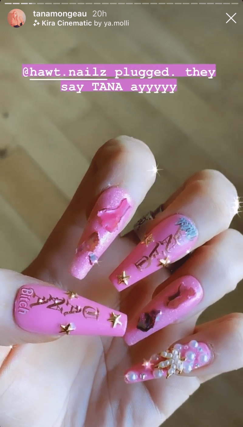 tana-mongeau-press-on-nails-quarantine