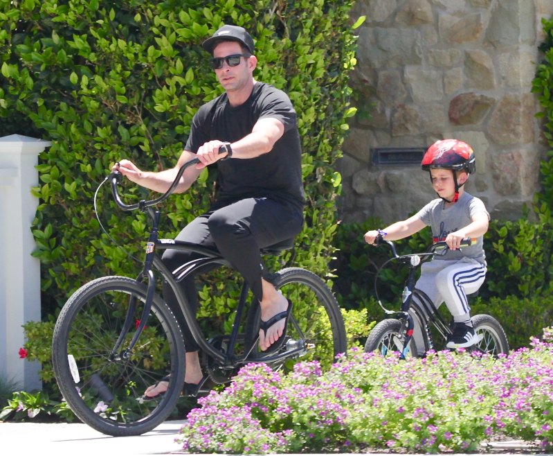 tarek-el-moussa-heather-rae-young-kids-bike-ride