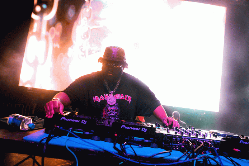 Carnage-performing-ROAD-RAVE-first-ever-North-American-drive-in-festival-COVID-era-Phoenix