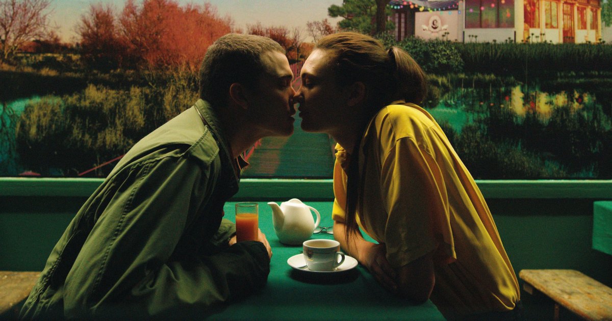 Nude Beach Threesome - What Is Gaspar Noe's 'Love' on Netflix About? The Erotic Film Explained
