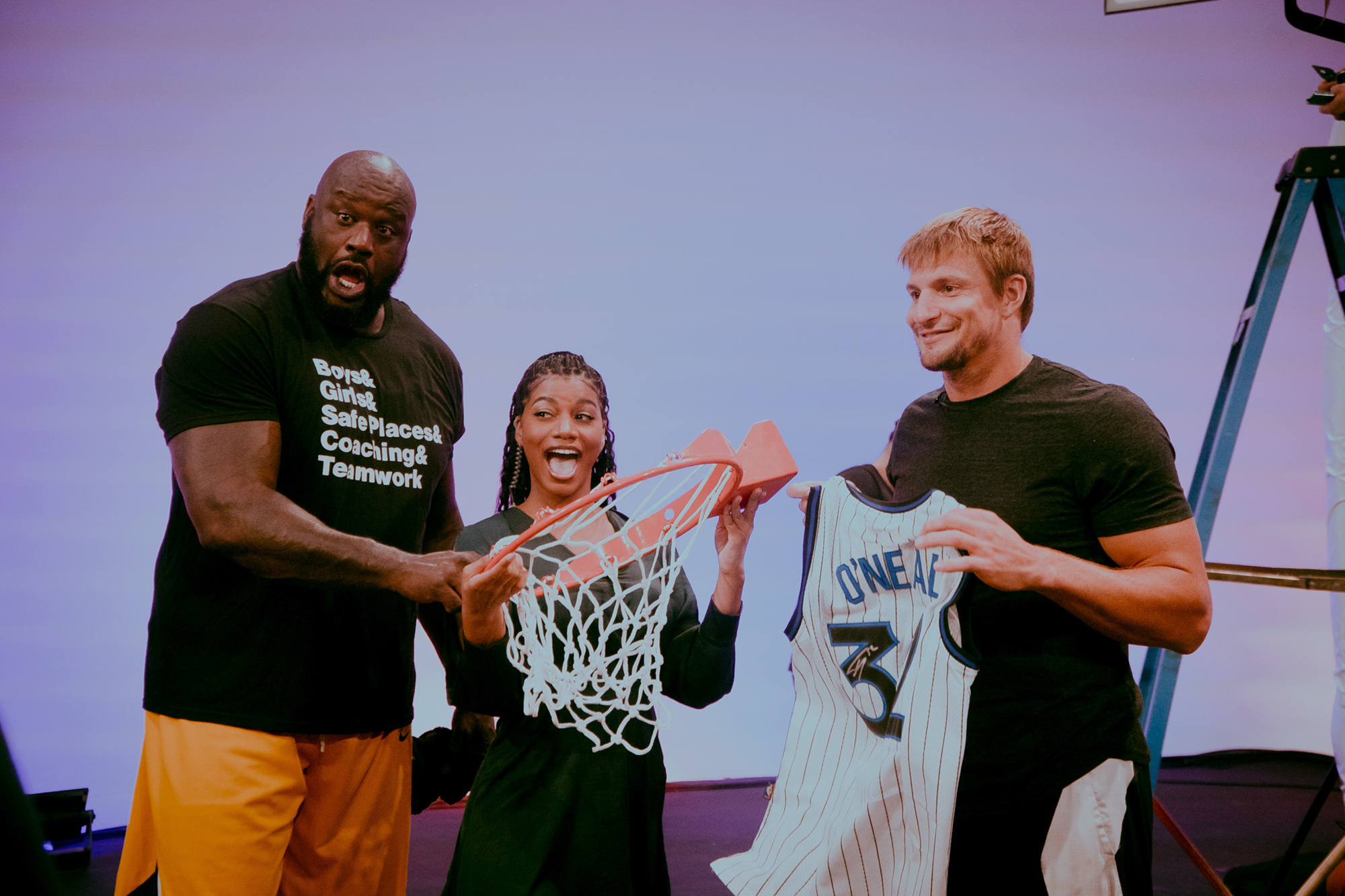 Olivia Culpo Honors Kobe Bryant In Basketball Jersey On Runway