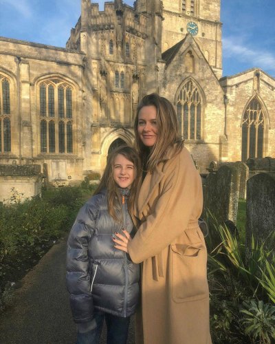 alicia-silverstone-son-bear-take-baths-together