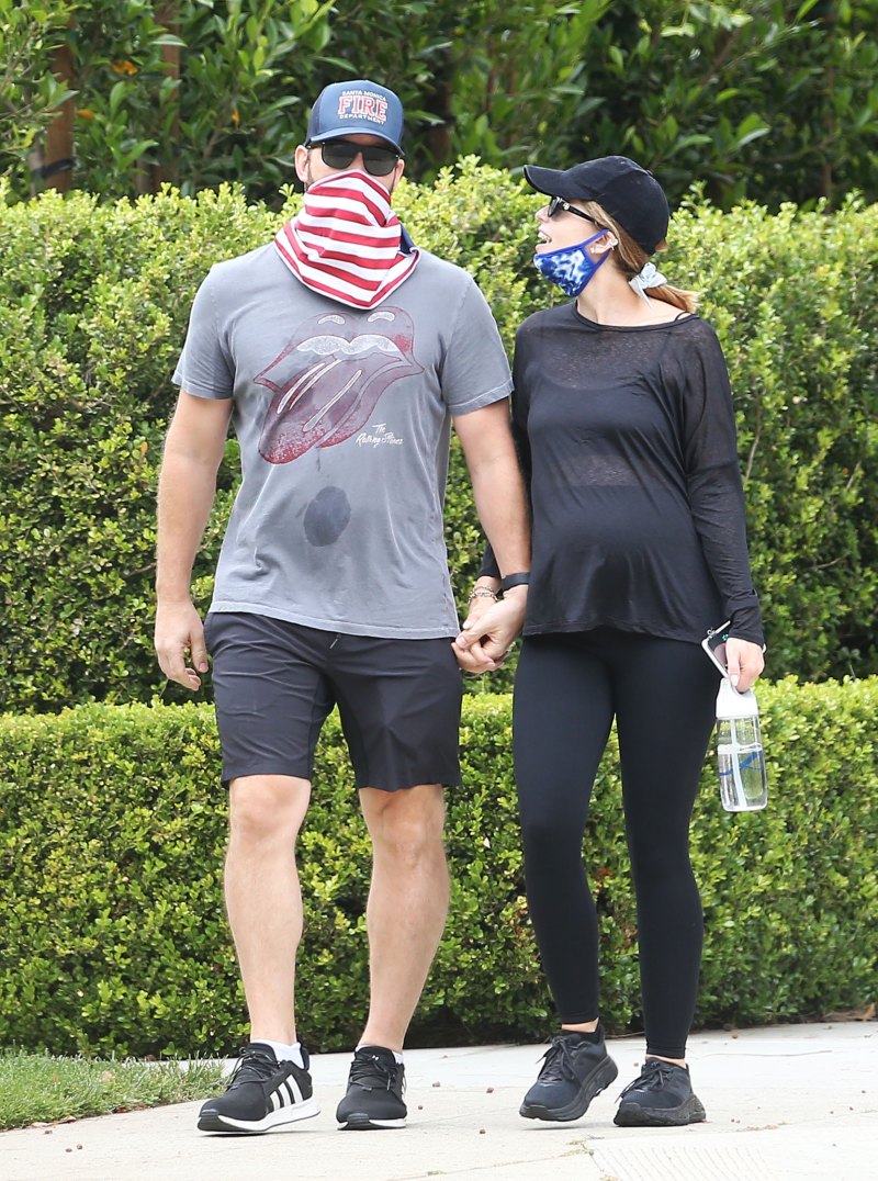 katherine-schwarzenegger-chris-pratt-holding-hands-baby-bump