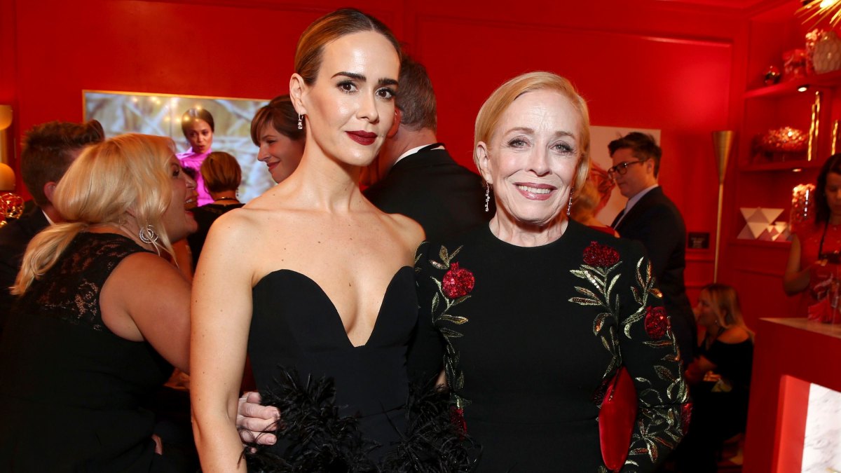 Sarah Paulson and Holland Taylor’s Cutest Photos as a Couple, Relationship Timeline