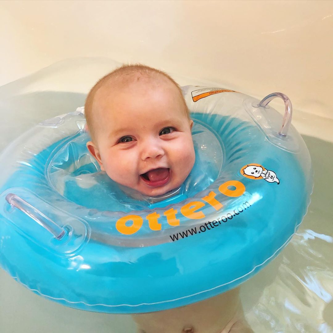 sean lowe baby mia bath