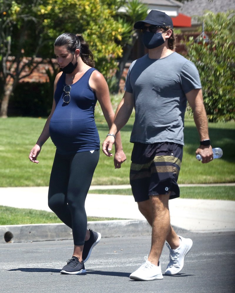 Pregnant Lea michele Walk in Santa Monica