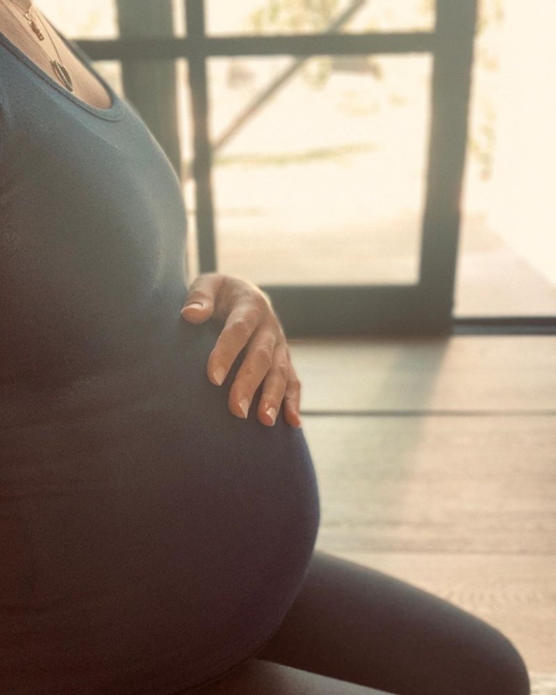 pregnant lea michele baby bump close up