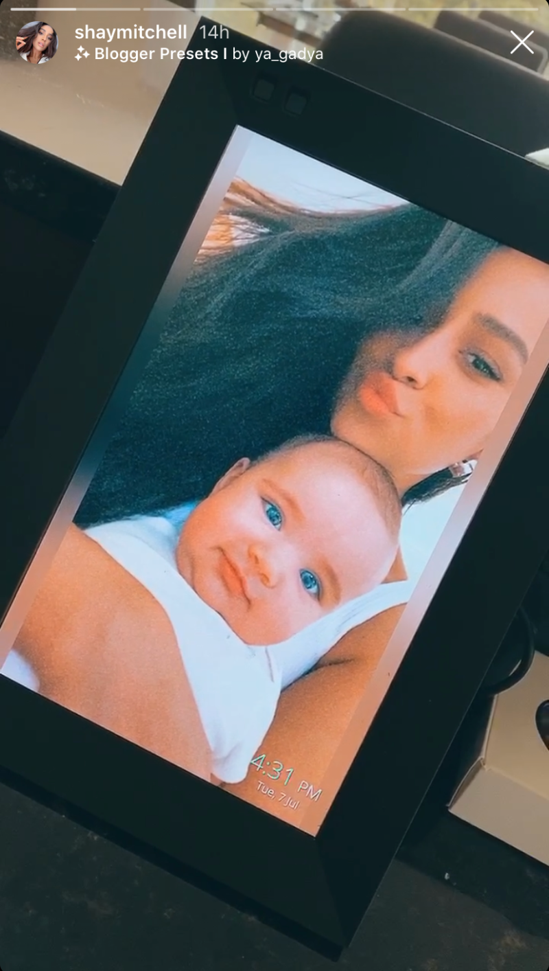 shay-mitchell-daughter-atlas-cutest-moments-digital-photo-frame