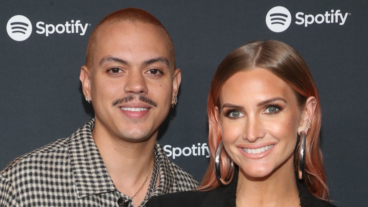 Ashlee Simpson's Baby Bump Photos
