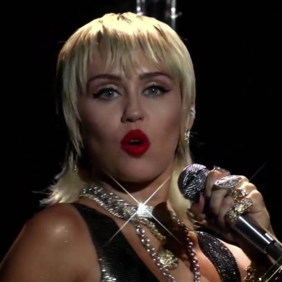 Miley Cyrus Performance 2020 VMAs Performance