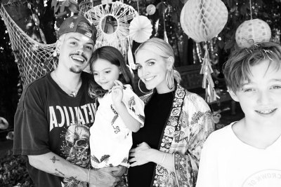 ashlee-simpson-baby-bump-gallery-3
