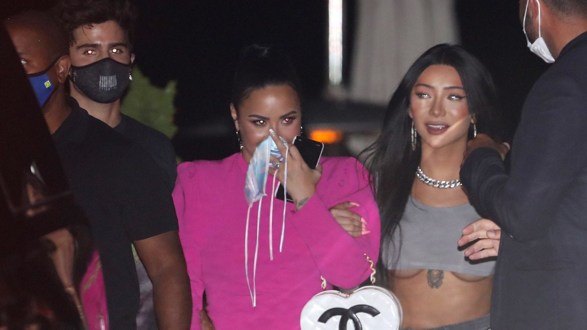 demi-lovato-max-ehrich-nikita-dragun-dinner