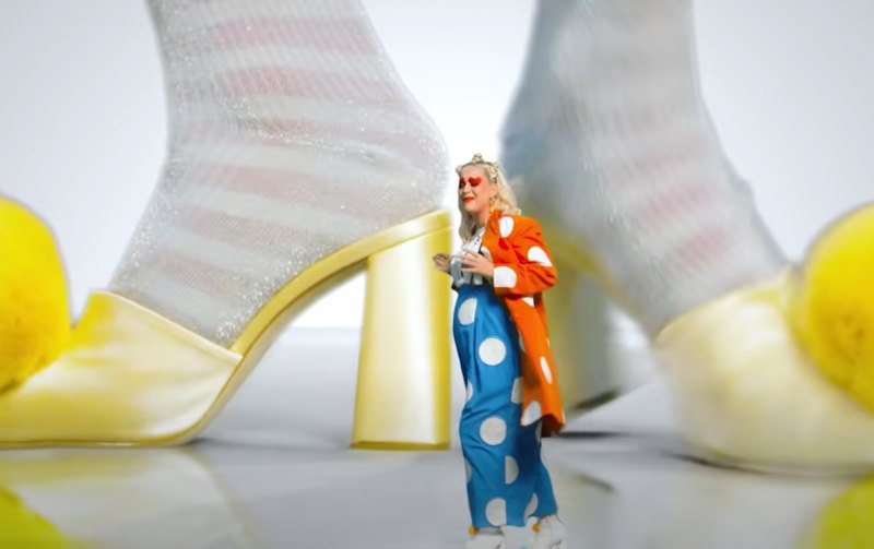 Katy perry smile baby bump