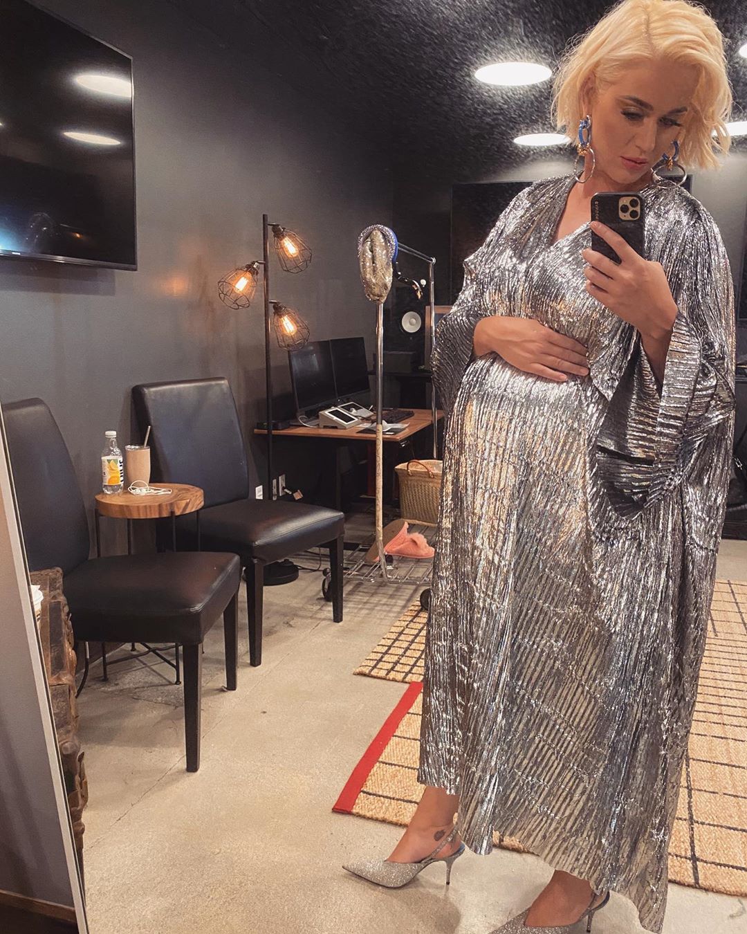 Katy Perry Pregnant Selfie