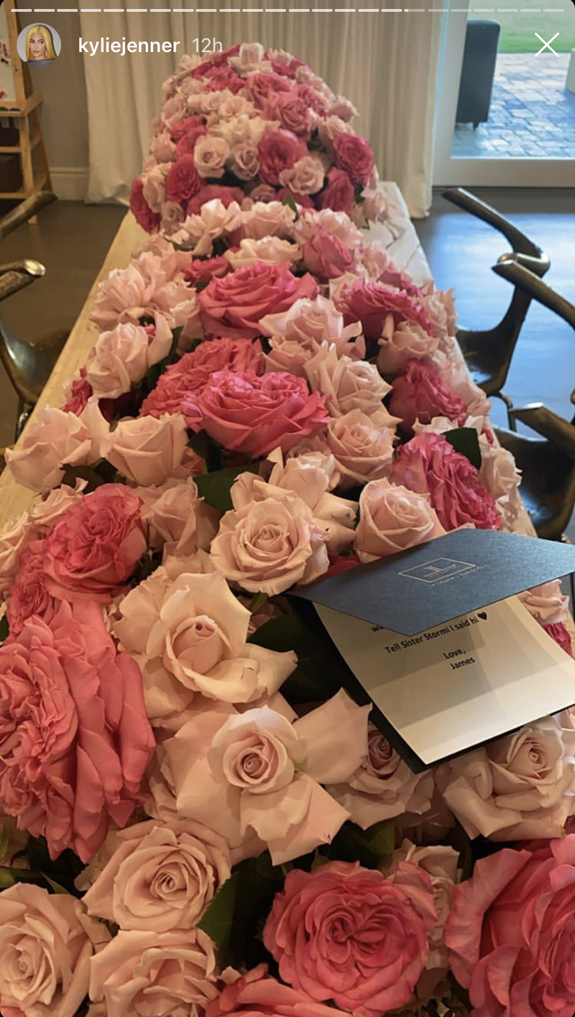 kylie-jenner-23rd-birthday-flowers