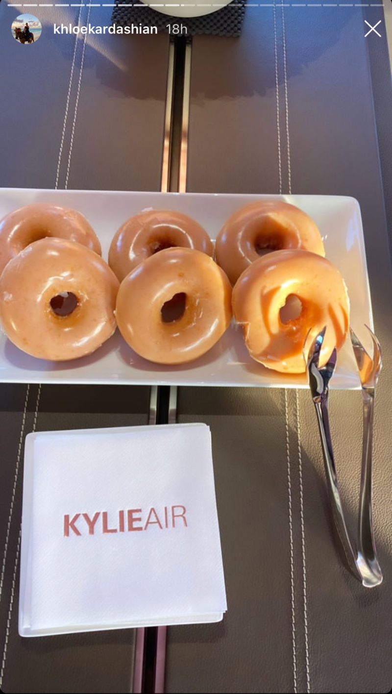 kylie-jenner-23rd-birthday-private-jet-air-kylie