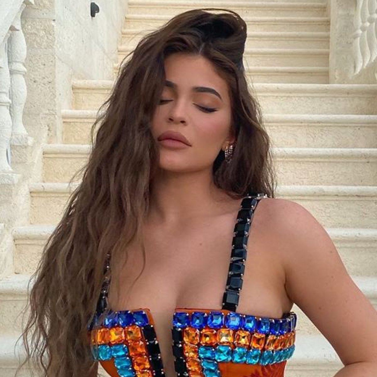 Kylie Jenner's Balmain Birthday Dress: Pricing Details, Photos and More | Life & Style Kylie Jenner's Balmain Birthday Dress: Pricing Details, Photos and More | Life & Style